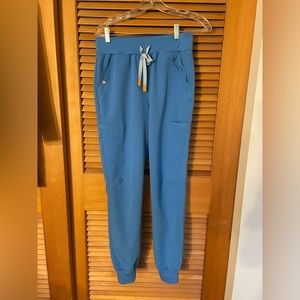 FIGS size small women’s high waisted Zamora jogger scrub